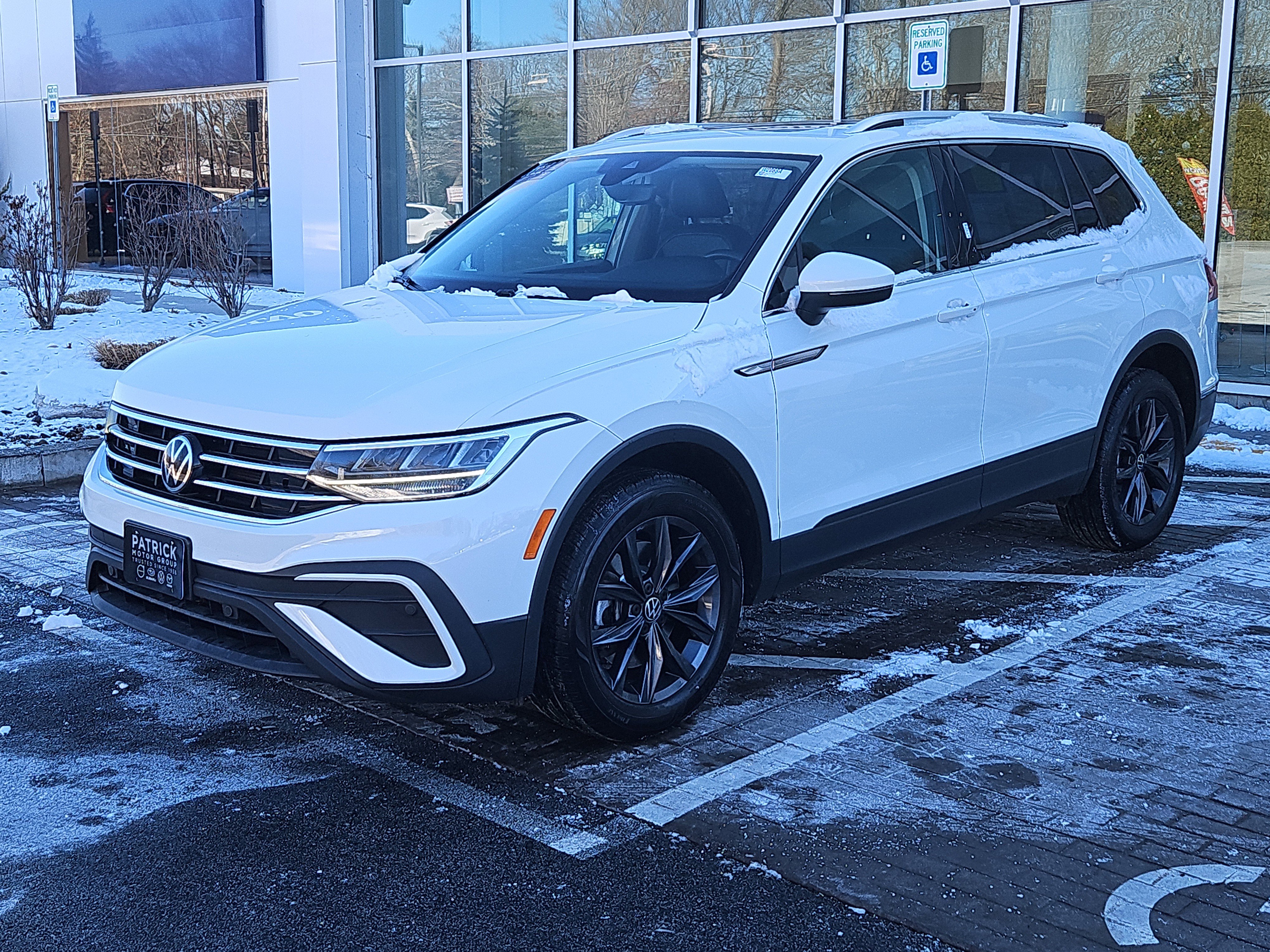 Certified 2022 Volkswagen Tiguan SE w/ Panoramic Sunroof Package image 24