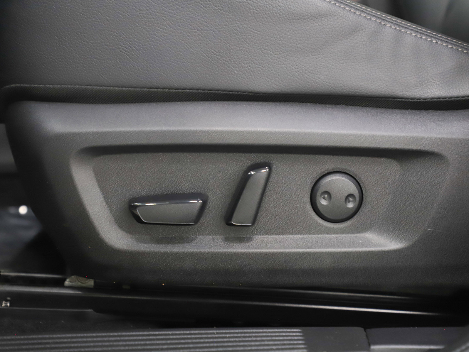 Used 2023 Nissan Rogue SL w/ SL Premium Package AWD/4WD image 30