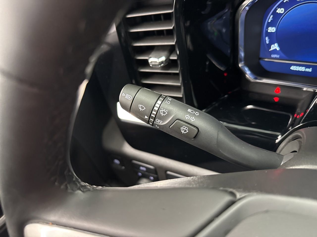 Used 2024 Chevrolet Silverado 1500 LT image 22