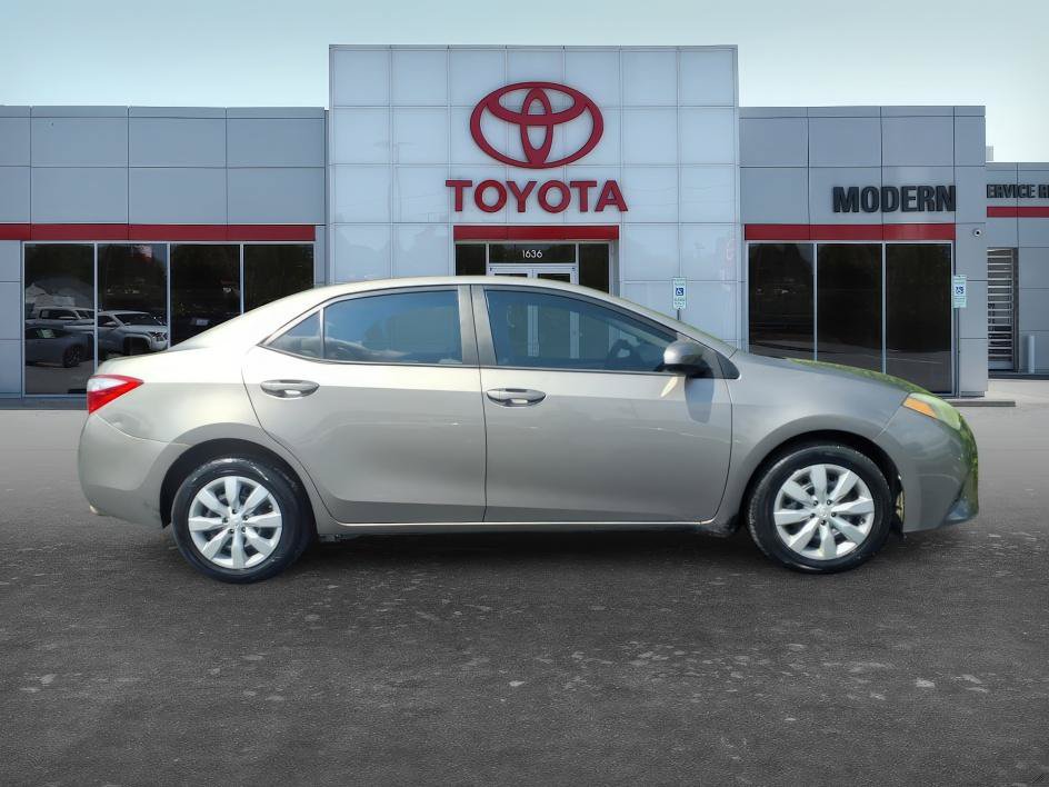 Used 2016 Toyota Corolla LE FWD image 7