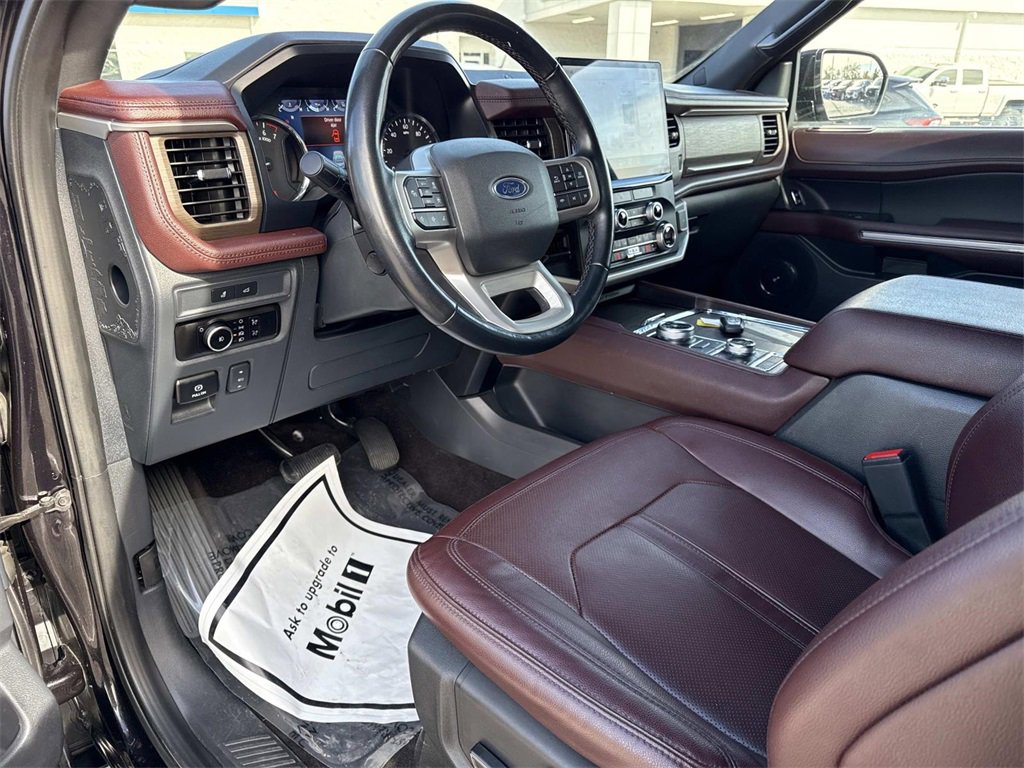 Used 2023 Ford Expedition Max Limited image 11