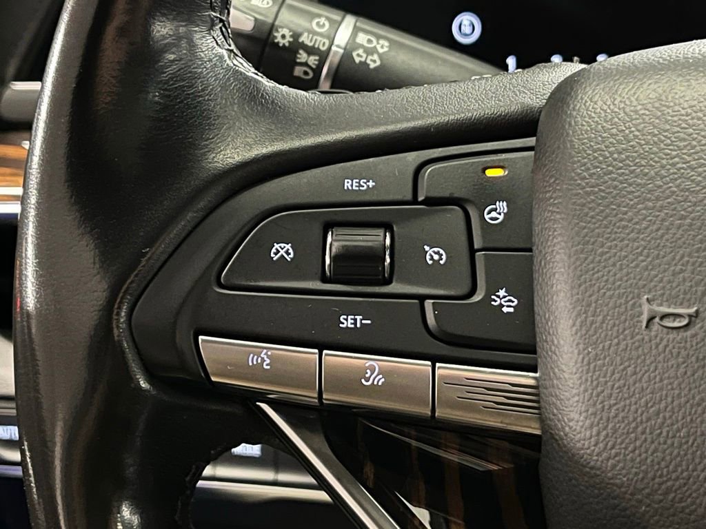 Used 2022 Cadillac Escalade Premium Luxury w/ LPO, Illumination Package image 27