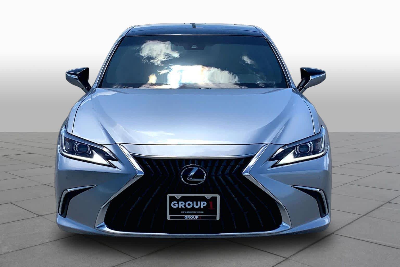 Used 2022 Lexus ES 350 w/ Premium Package FWD image 4