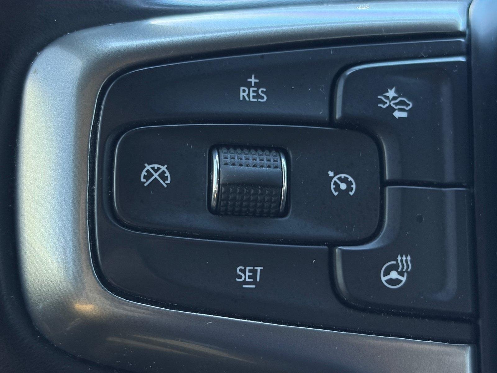 Used 2023 Chevrolet Silverado 1500 LT AWD/4WD image 27