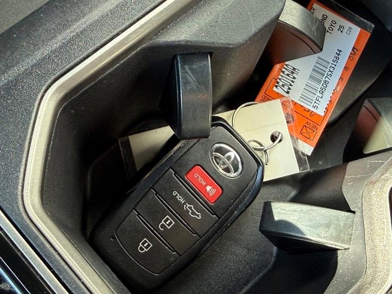 Used 2025 Toyota Tundra SR5 w/ SR5 Convenience Package AWD/4WD image 30