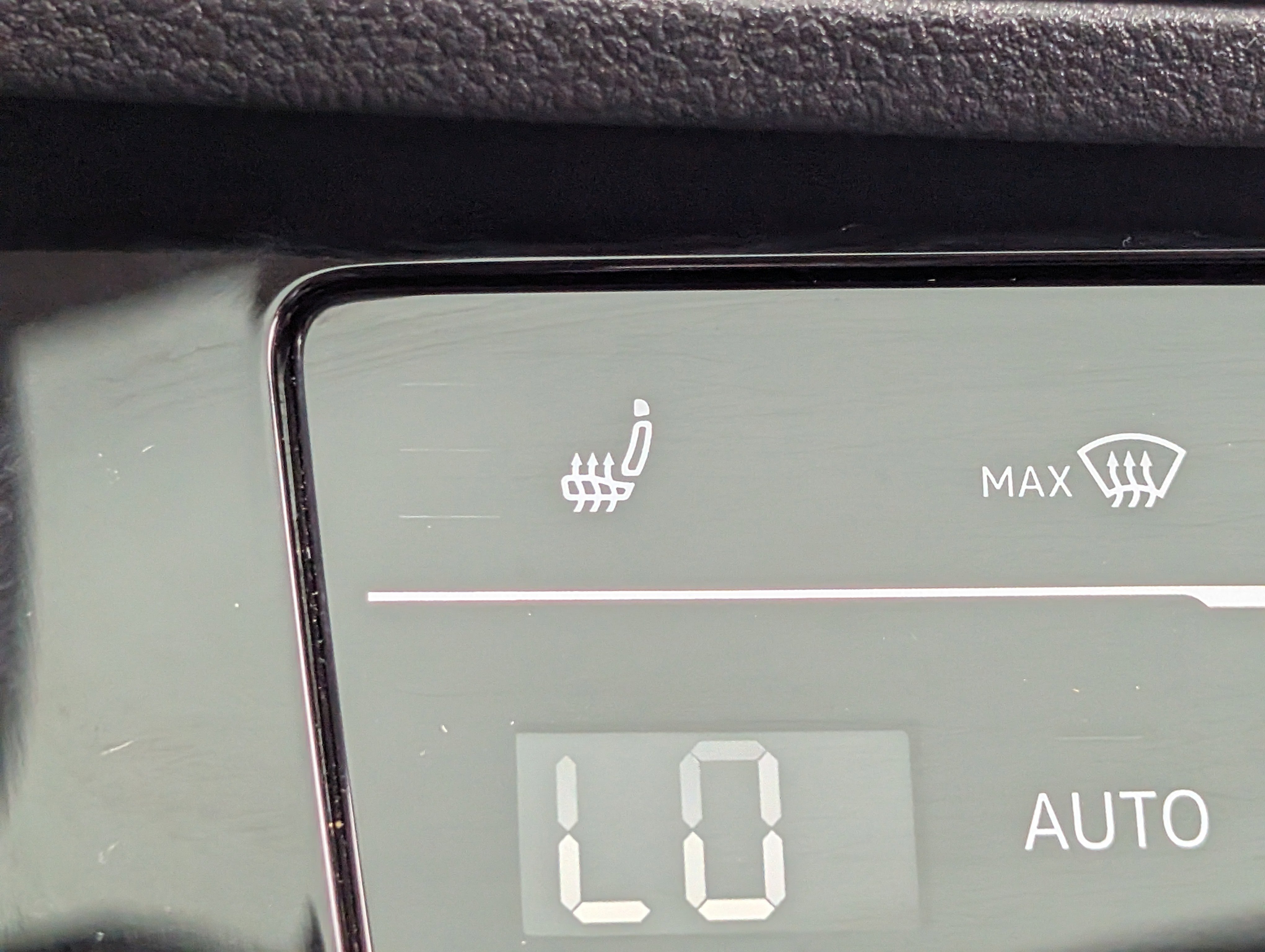 Used 2025 Volkswagen Jetta SE w/ Sunroof Package FWD image 34