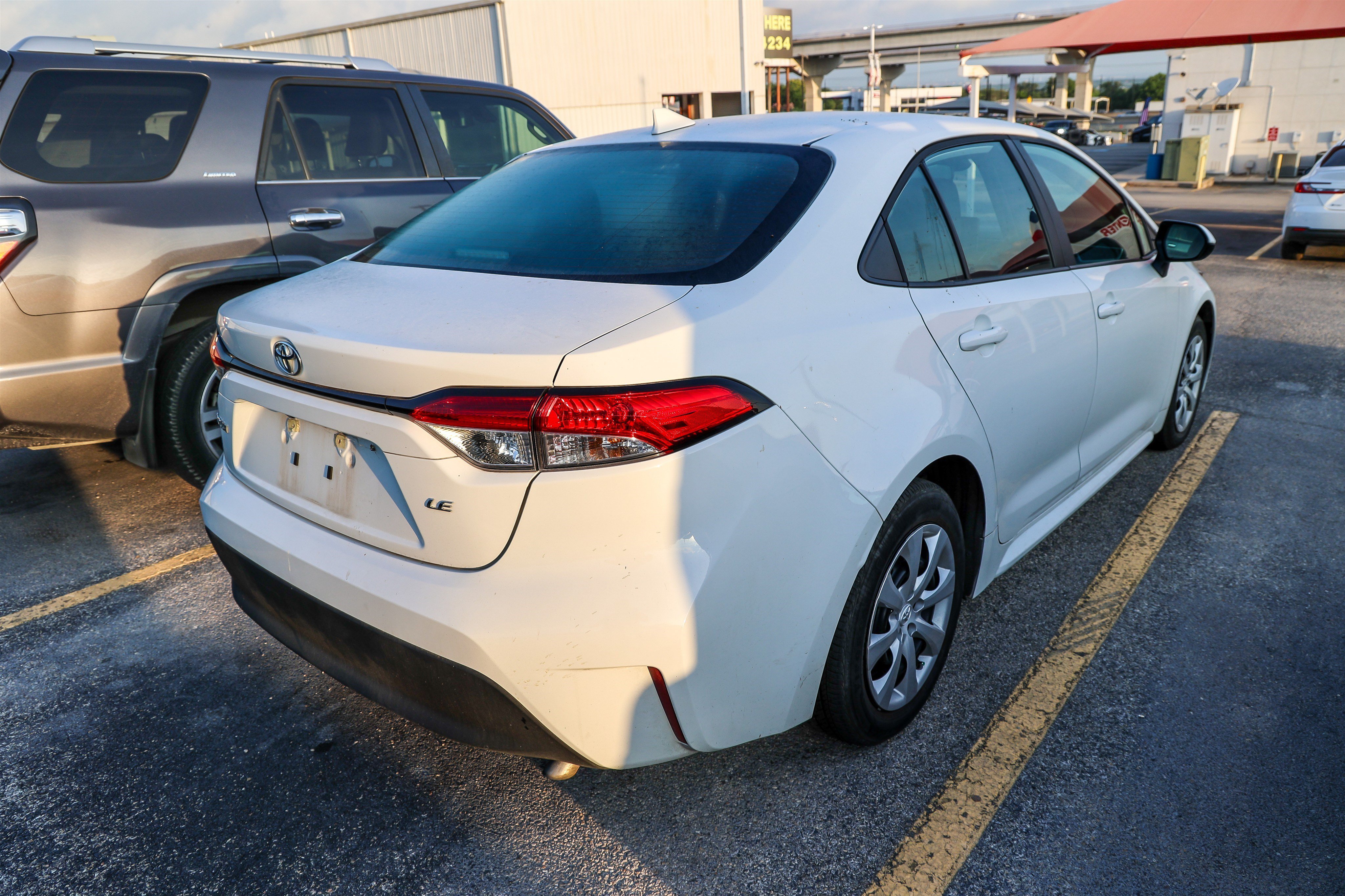 Used 2024 Toyota Corolla LE FWD image 8