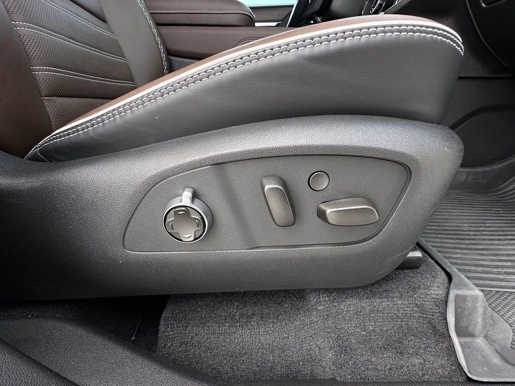 Certified 2026 GMC Acadia Denali Ultimate w/ LPO, Floor Liner Package image 12