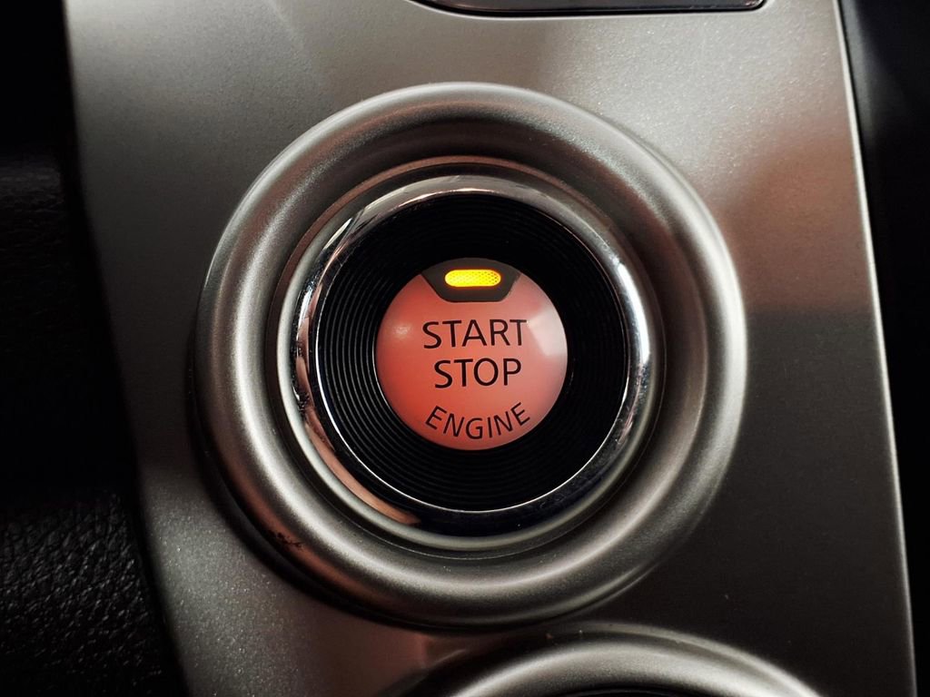 Used 2018 Nissan Titan SV image 17