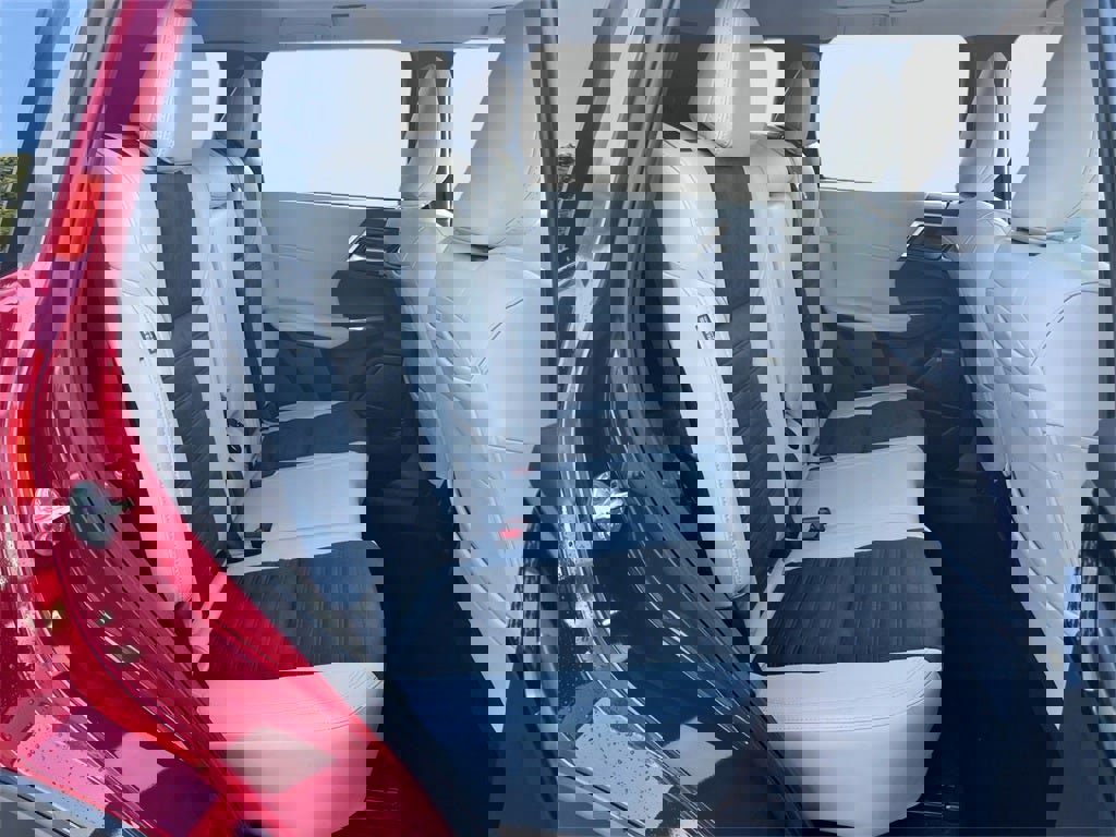 New 2025 Mitsubishi Outlander SE image 33