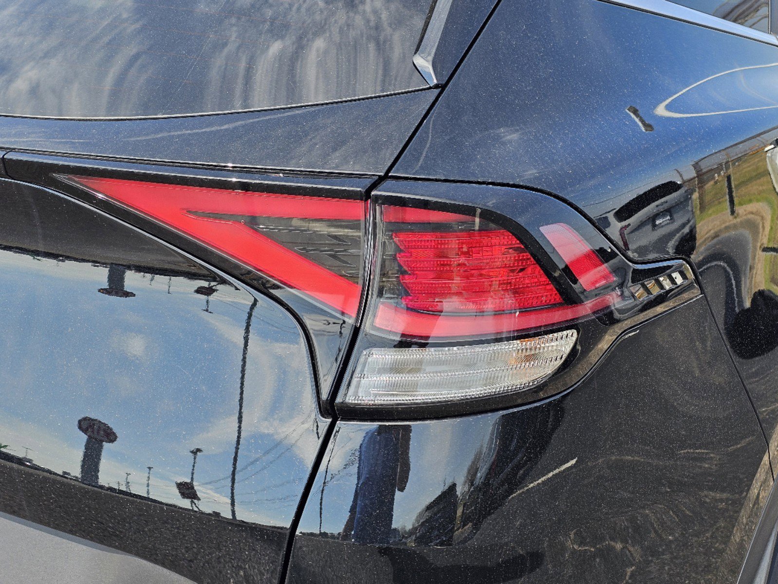 Used 2025 Kia Sportage EX w/ Premium Package image 8