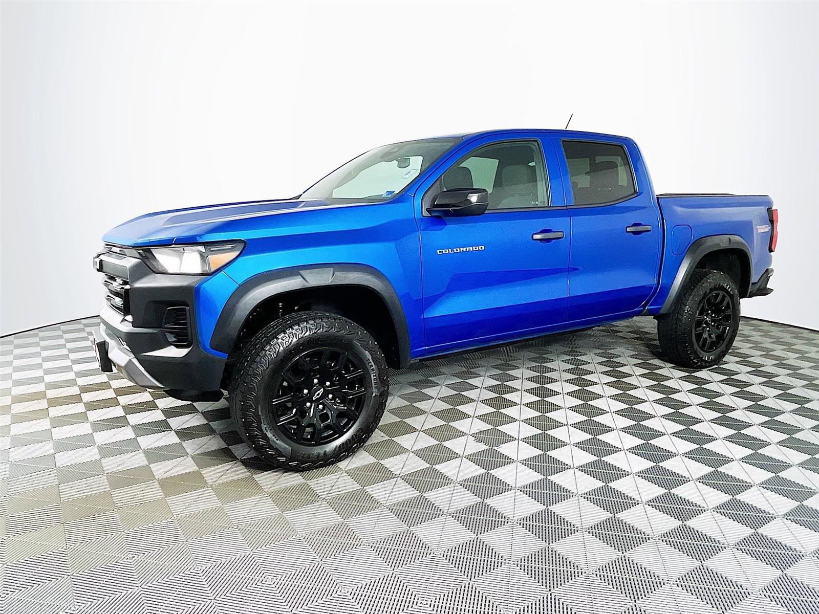 Used 2023 Chevrolet Colorado Trail Boss image 4