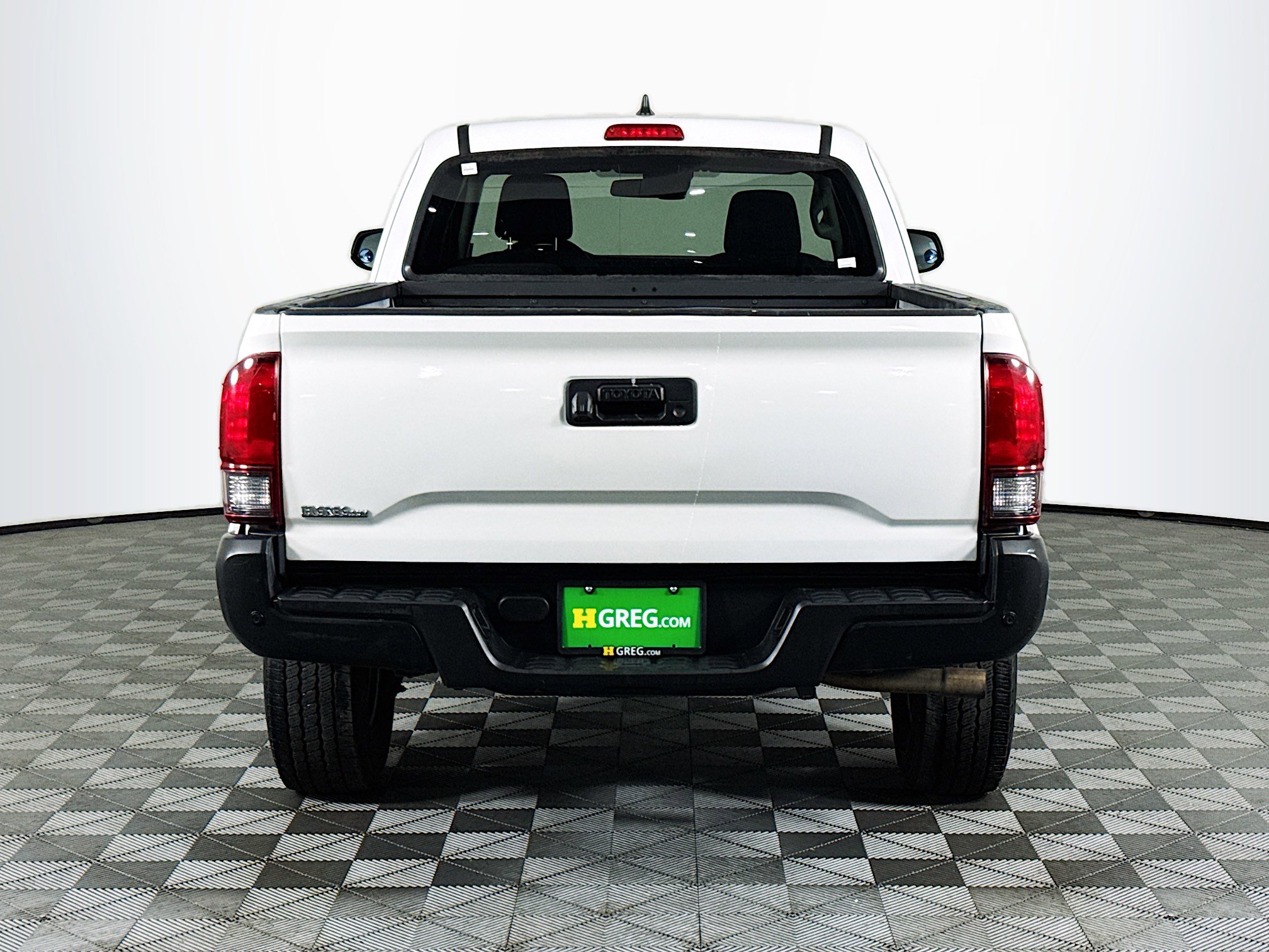 Used 2019 Toyota Tacoma SR image 8