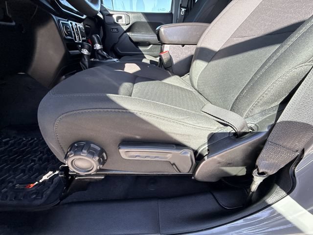 Used 2018 Jeep Wrangler Unlimited Sport S AWD/4WD image 12
