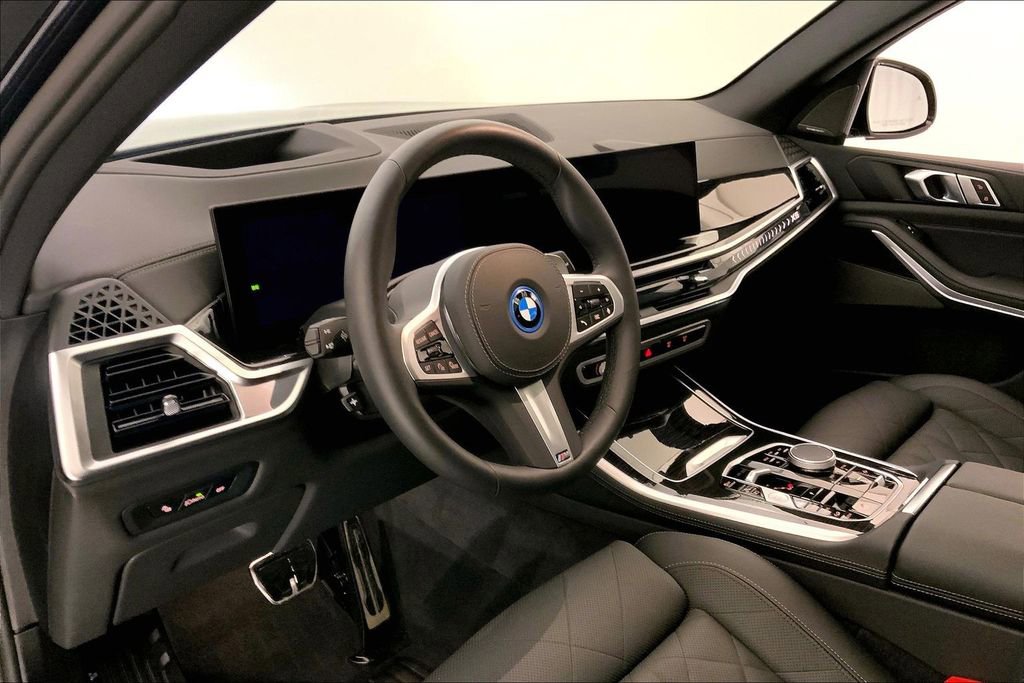 Certified 2026 BMW X5 xDrive50e w/ M Sport Package image 21