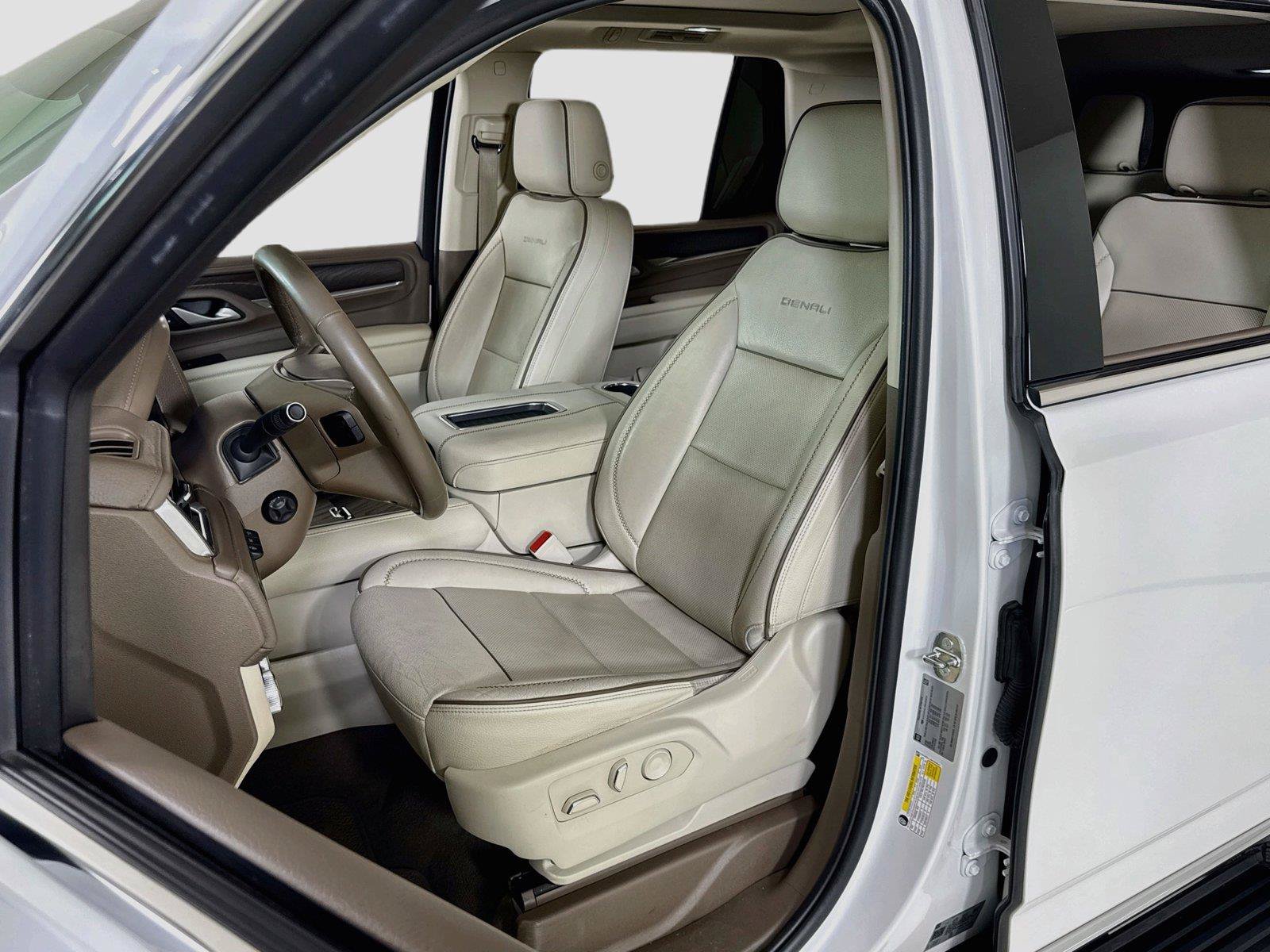 Used 2022 GMC Yukon Denali AWD/4WD image 13