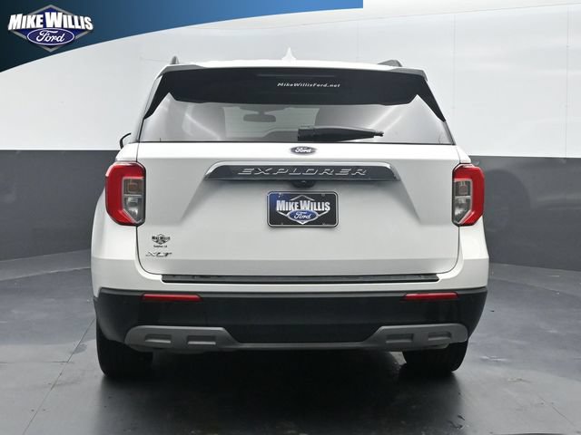 Used 2024 Ford Explorer XLT w/ Equipment Group 202A RWD image 6