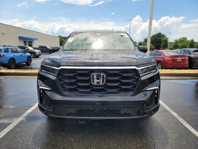 Certified 2024 Honda Pilot LX image 2