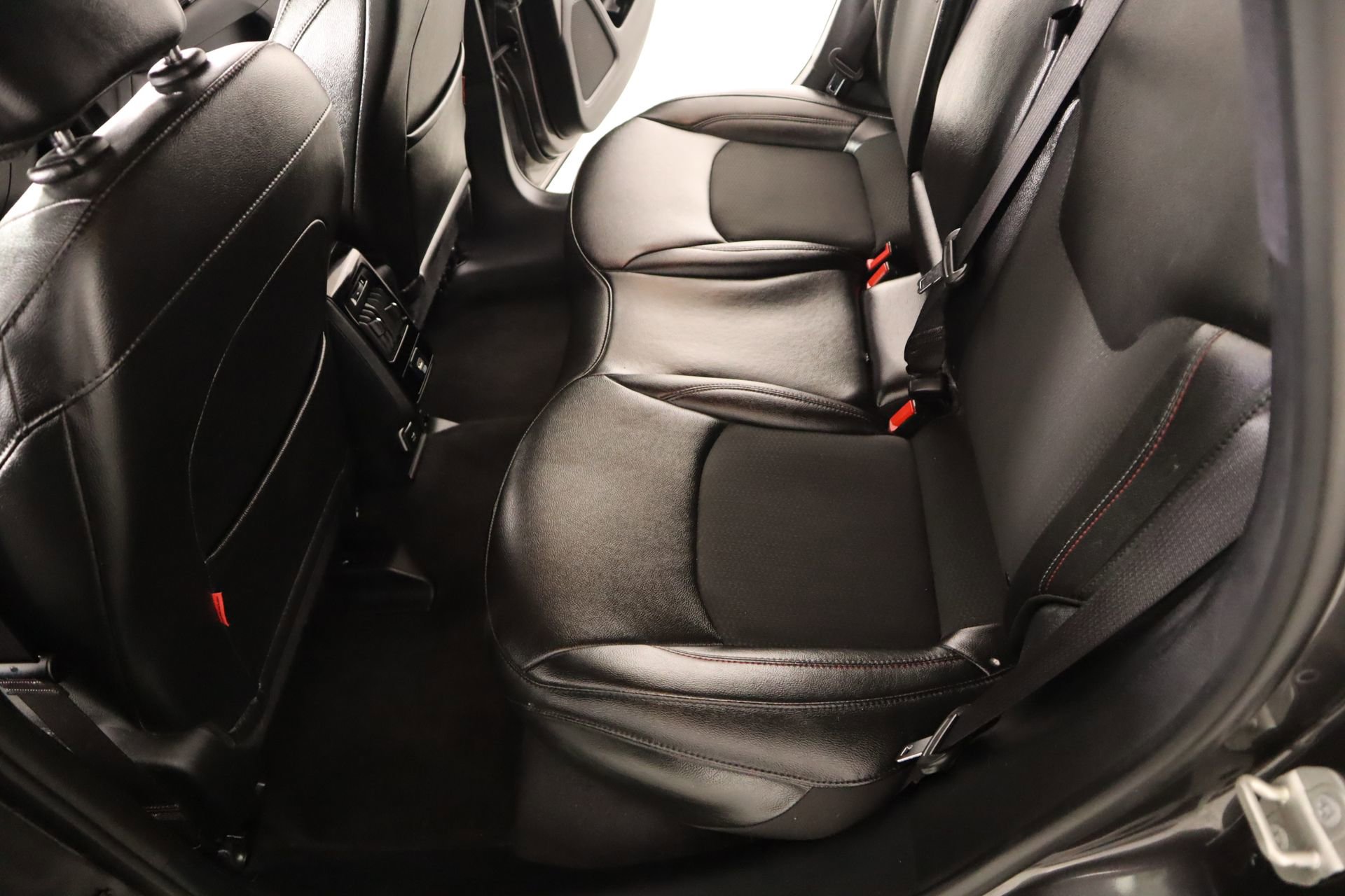 Used 2023 Jeep Compass Trailhawk image 11