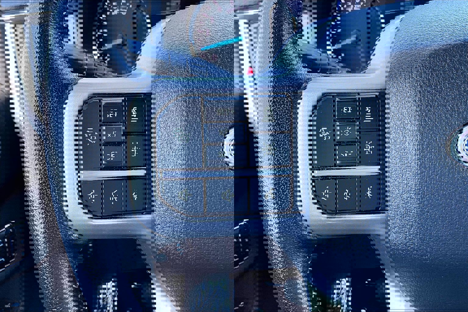 Used 2023 Ford Expedition XLT image 17