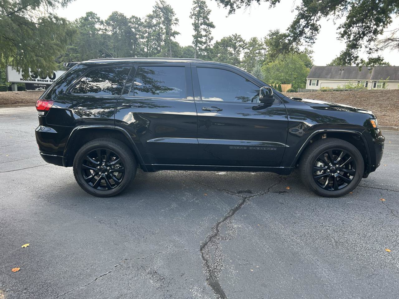 Used 2021 Jeep Grand Cherokee Laredo X AWD/4WD image 6