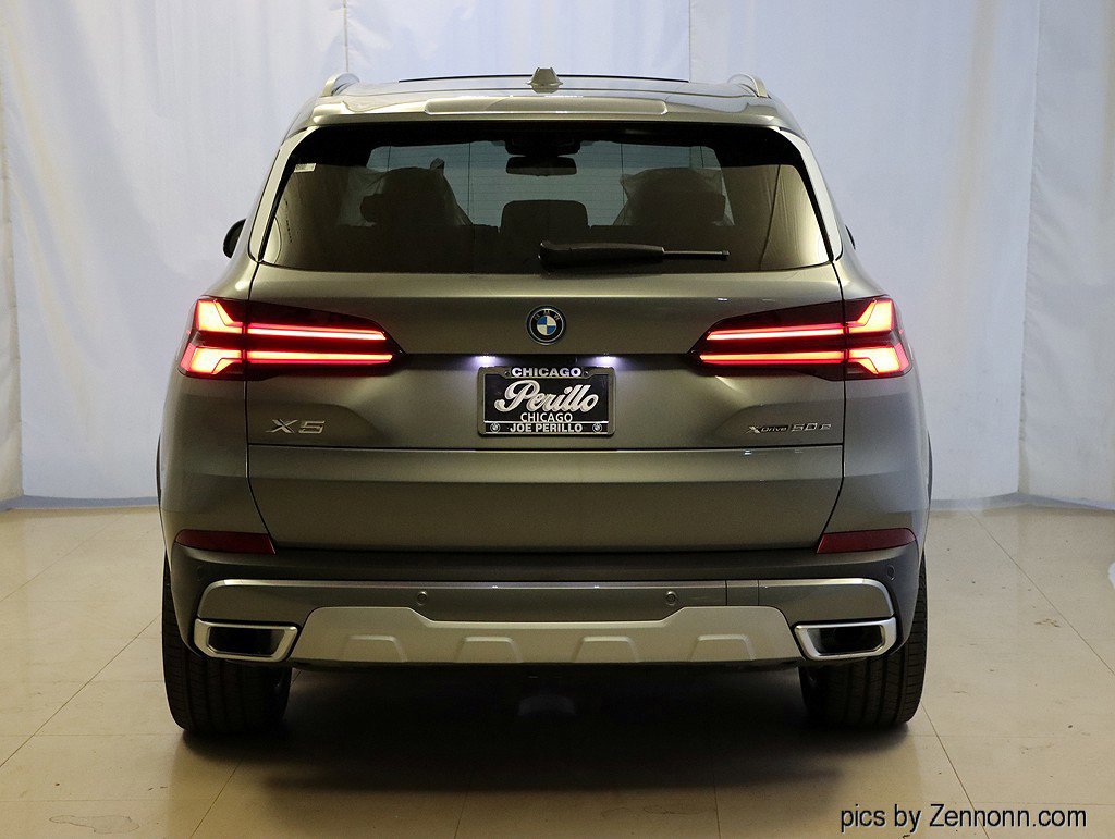 Used 2026 BMW X5 xDrive50e w/ Climate Comfort Package image 7