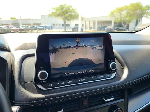 Used 2025 Nissan Rogue SV image 7