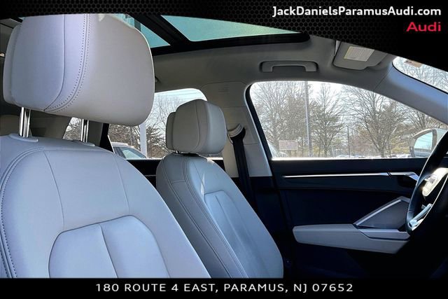 Used 2023 Audi Q3 2.0T Premium w/ Convenience Package image 7