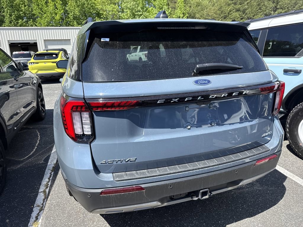 Used 2025 Ford Explorer Active w/ Active Comfort Package AWD/4WD image 15