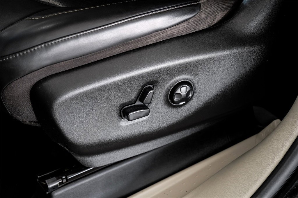 Used 2020 Chrysler Voyager Lxi image 30