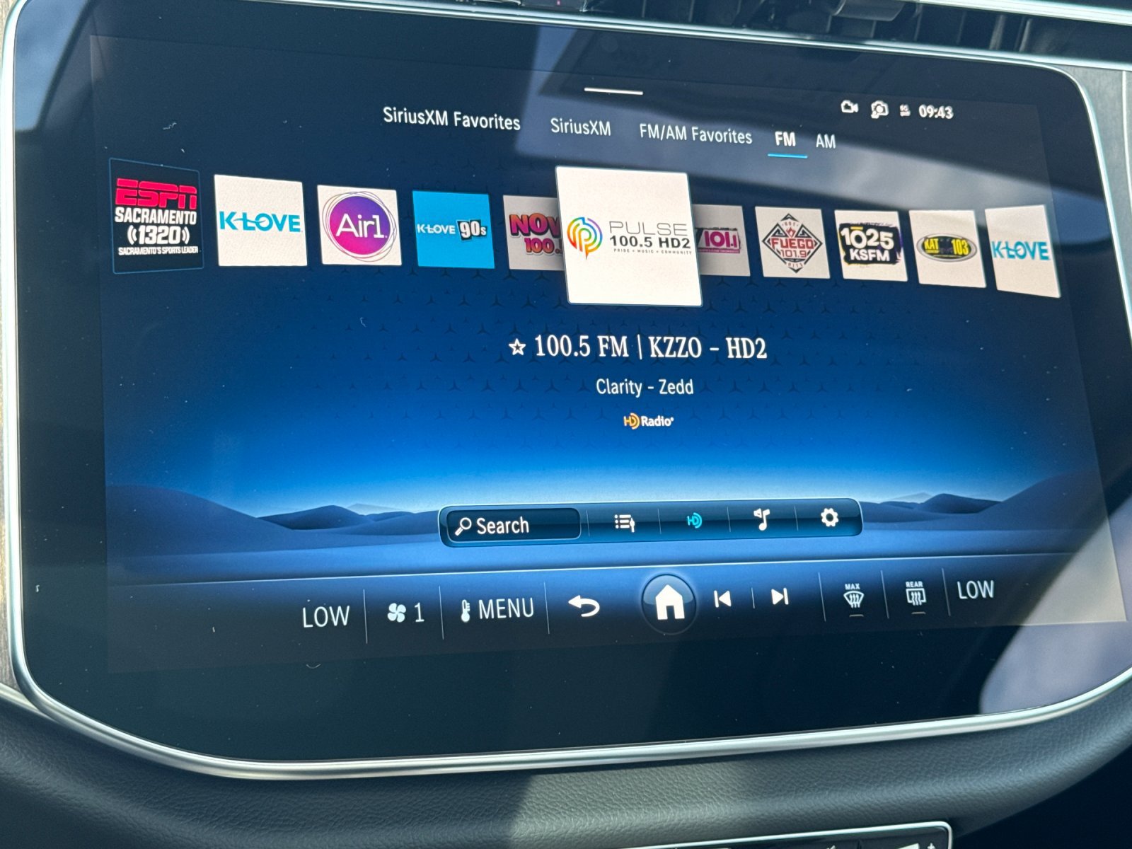 New 2027 Mercedes-Benz E 350 4MATIC Sedan image 16