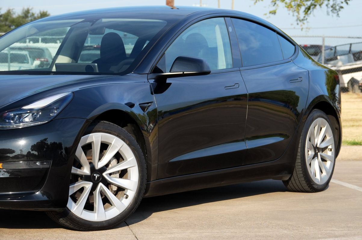 Used 2023 Tesla Model 3 Standard Range RWD image 24
