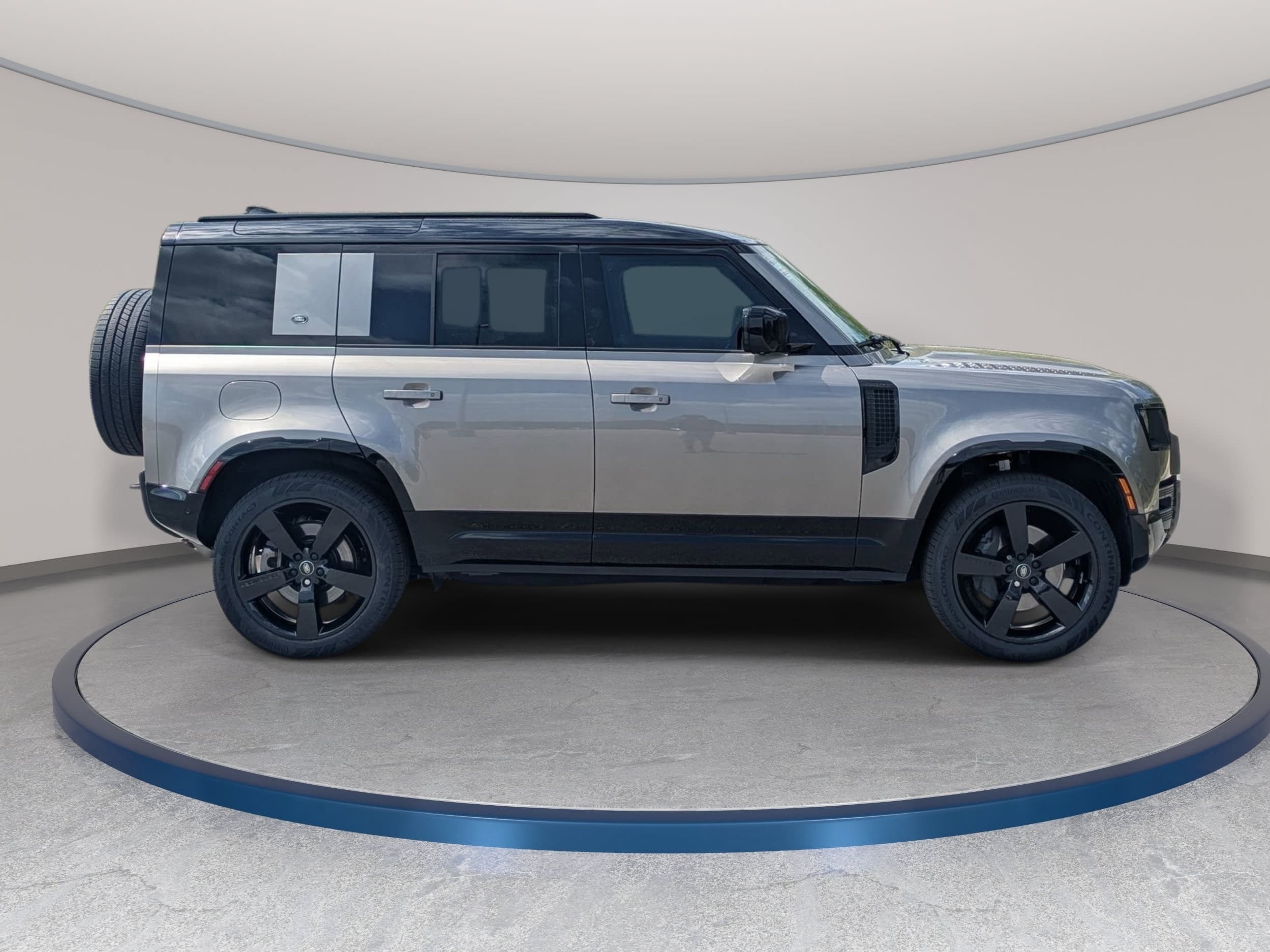 Certified 2024 Land Rover Defender 110 X-Dynamic SE AWD/4WD image 4