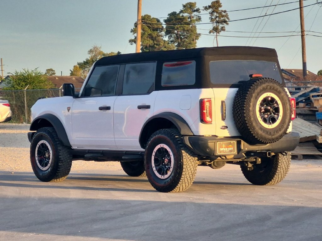 Used 2023 Ford Bronco Badlands AWD/4WD image 4