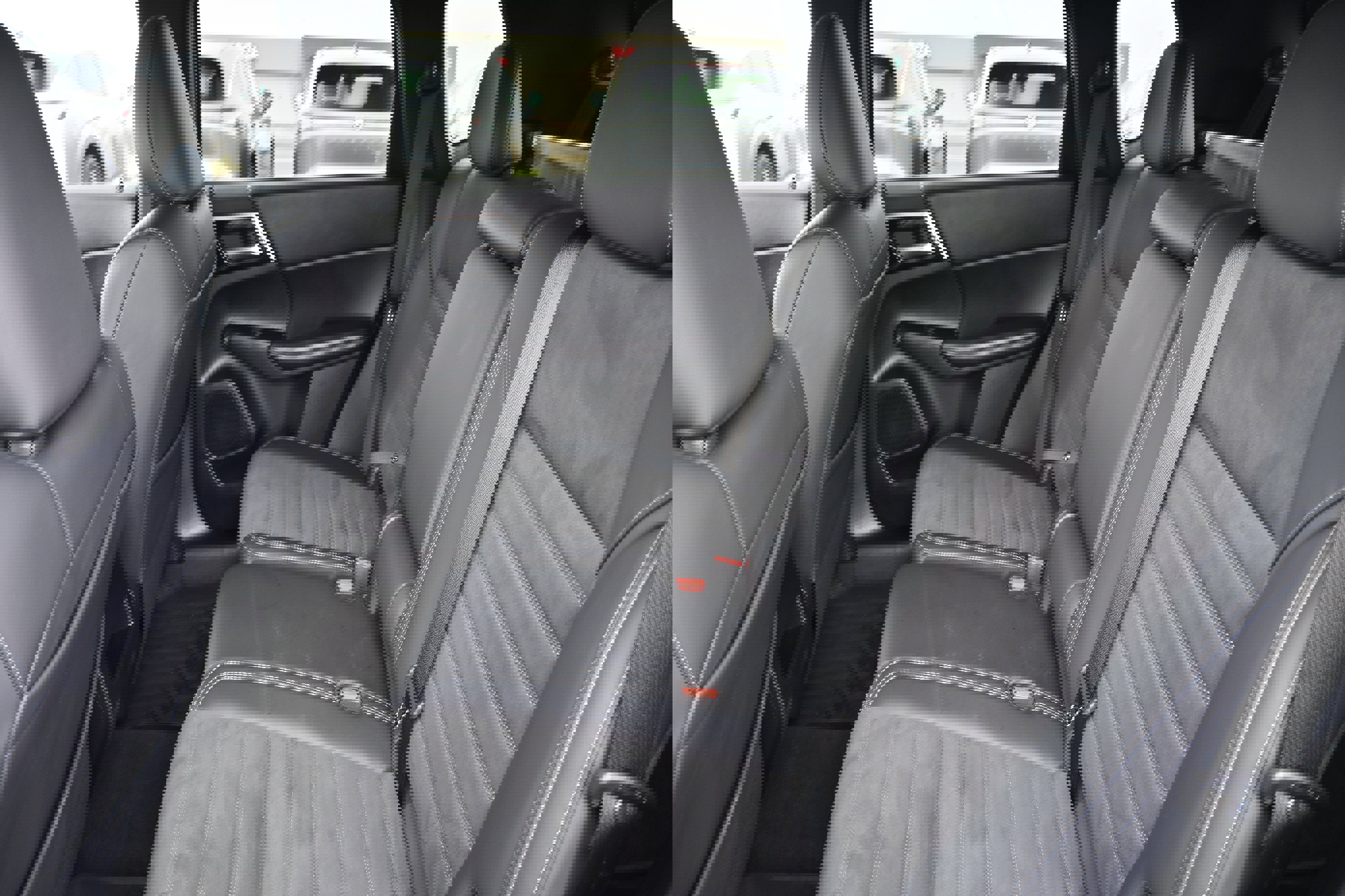 Used 2024 Mitsubishi Outlander SE image 14