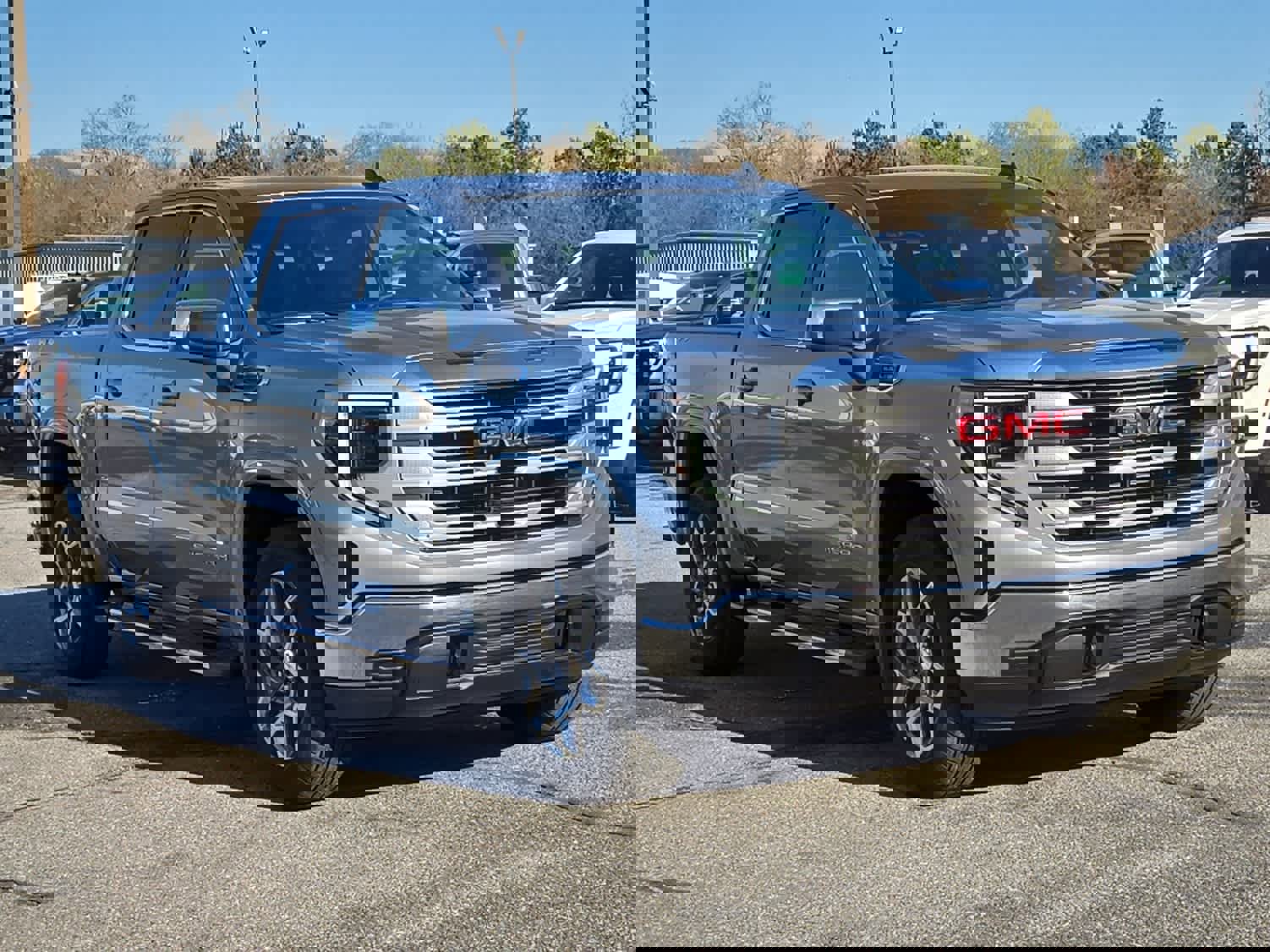 New 2026 GMC Sierra 1500 SLE w/ Preferred Package image 3