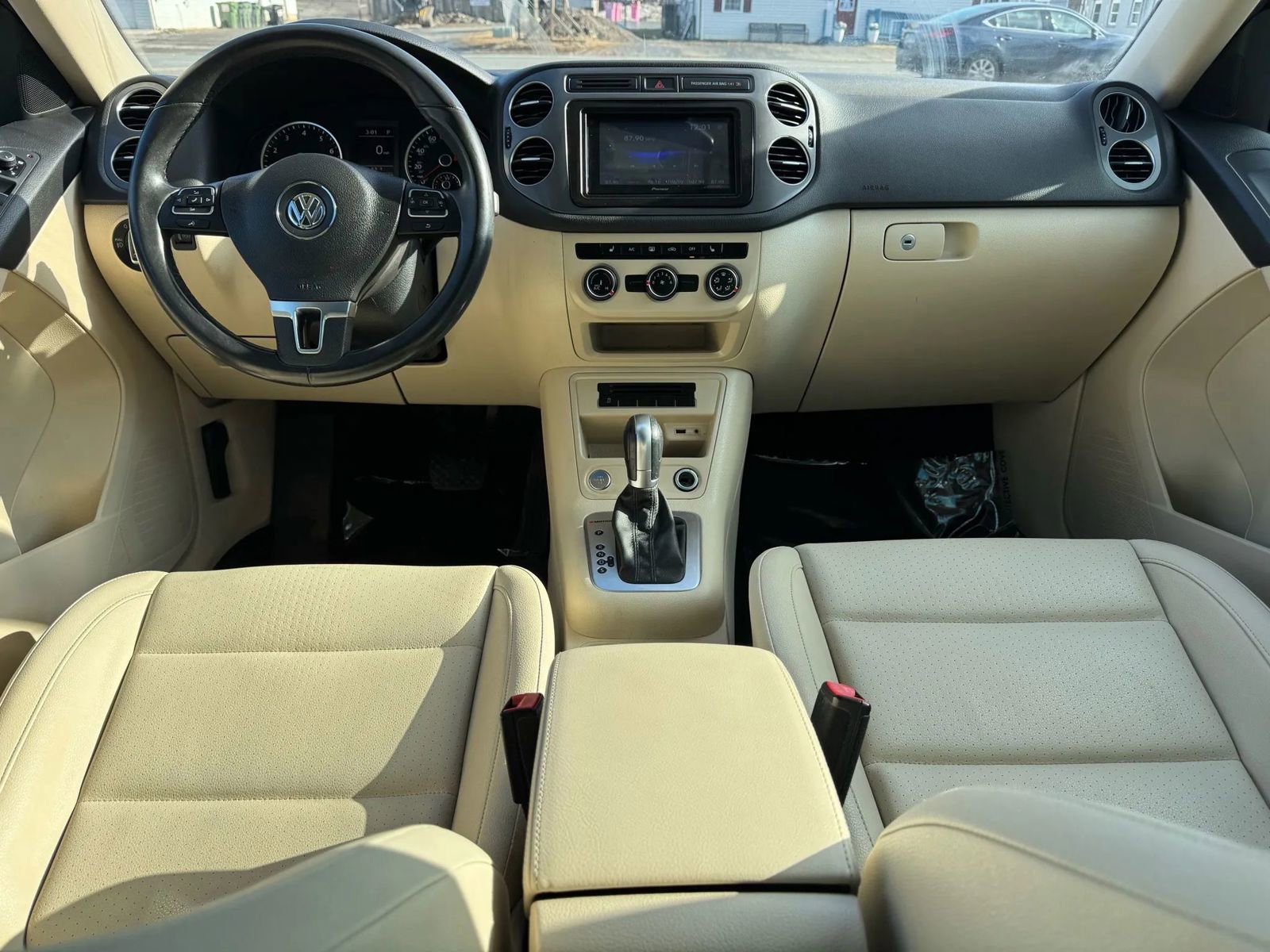 Used 2016 Volkswagen Tiguan SE image 28