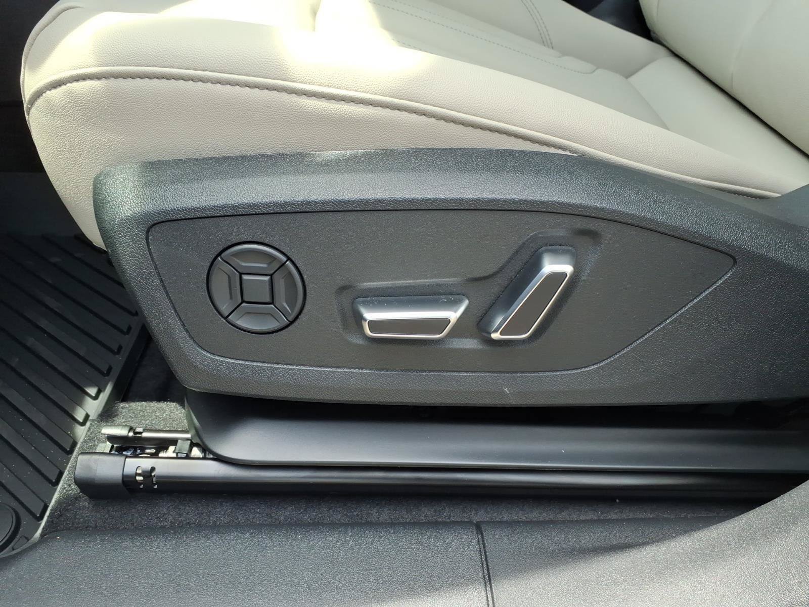 New 2026 Audi Q3 quattro 2.0T AWD/4WD image 22