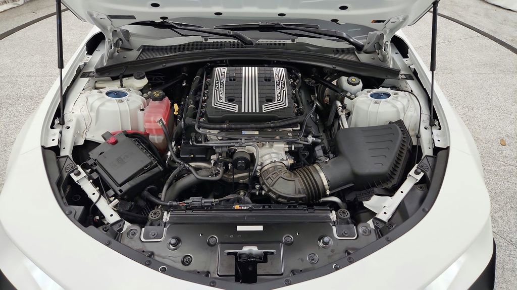 Used 2021 Chevrolet Camaro ZL1 RWD image 38