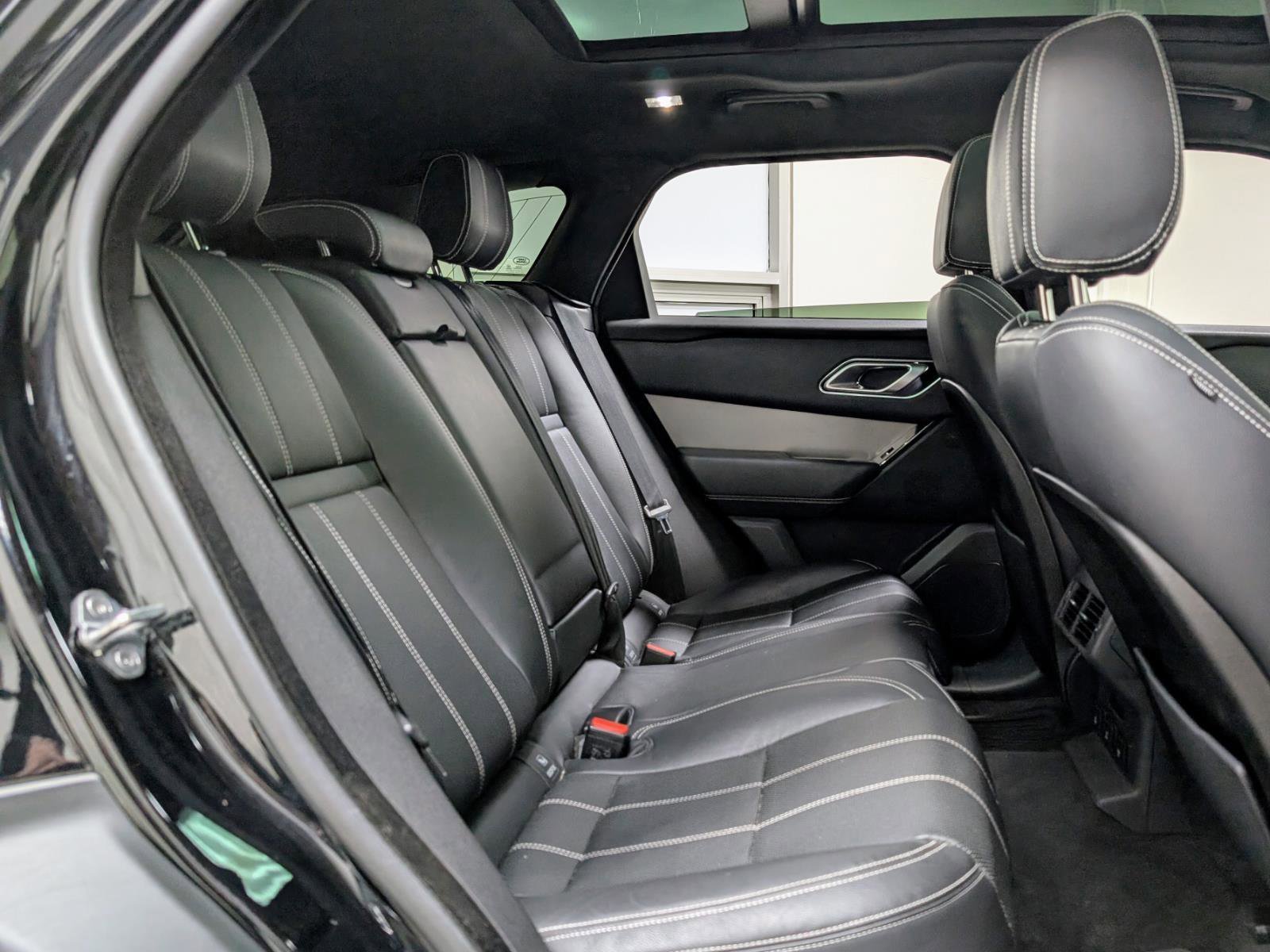Used 2018 Land Rover Range Rover Velar S AWD/4WD image 22