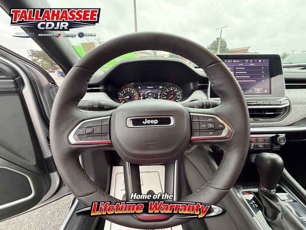 Used 2025 Jeep Compass Latitude AWD/4WD image 21