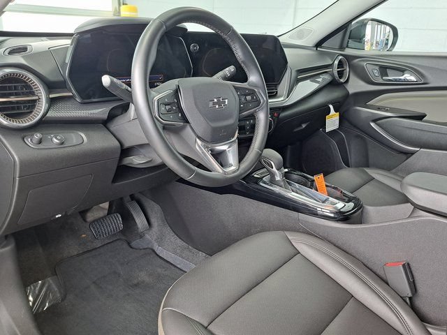 Used 2025 Chevrolet Trax ACTIV w/ Driver Confidence Package FWD image 8