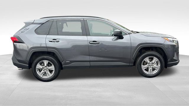 Used 2025 Toyota RAV4 LE AWD/4WD image 30