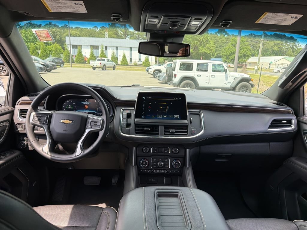 Used 2023 Chevrolet Suburban Premier AWD/4WD image 7