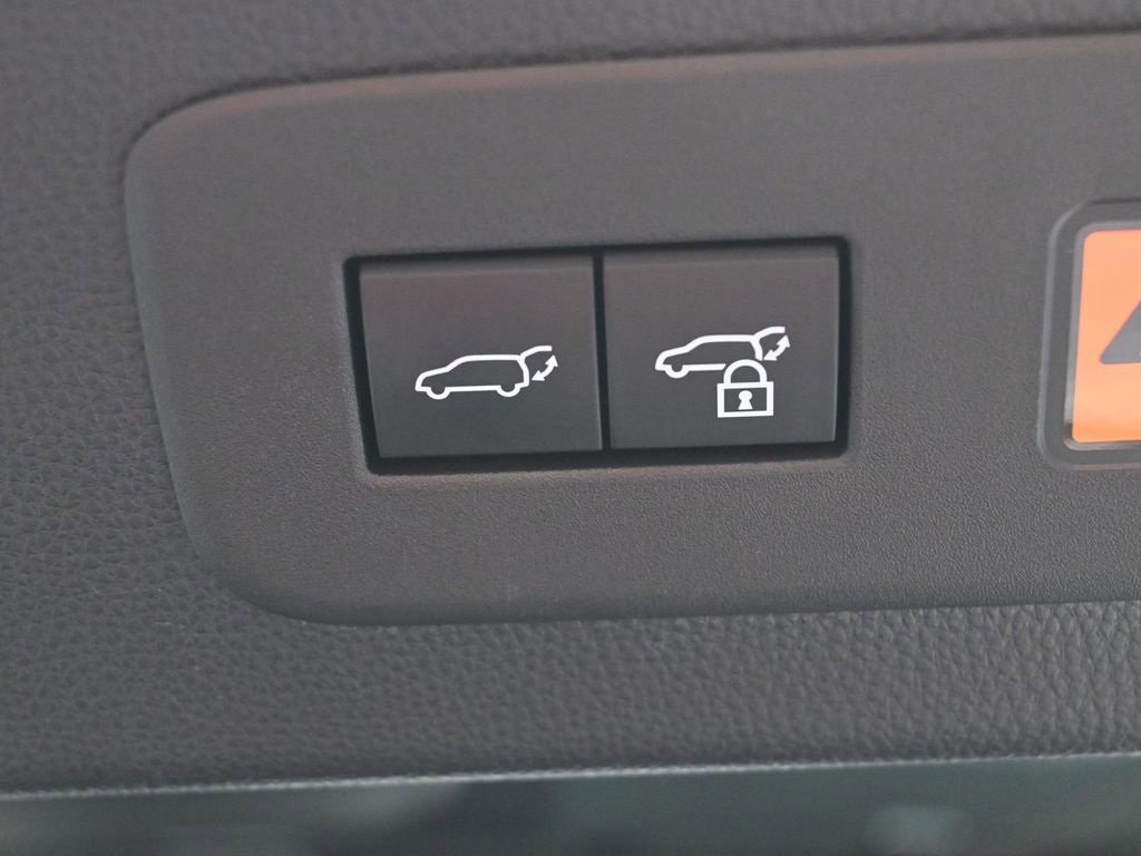 Certified 2024 Toyota Land Cruiser image 36