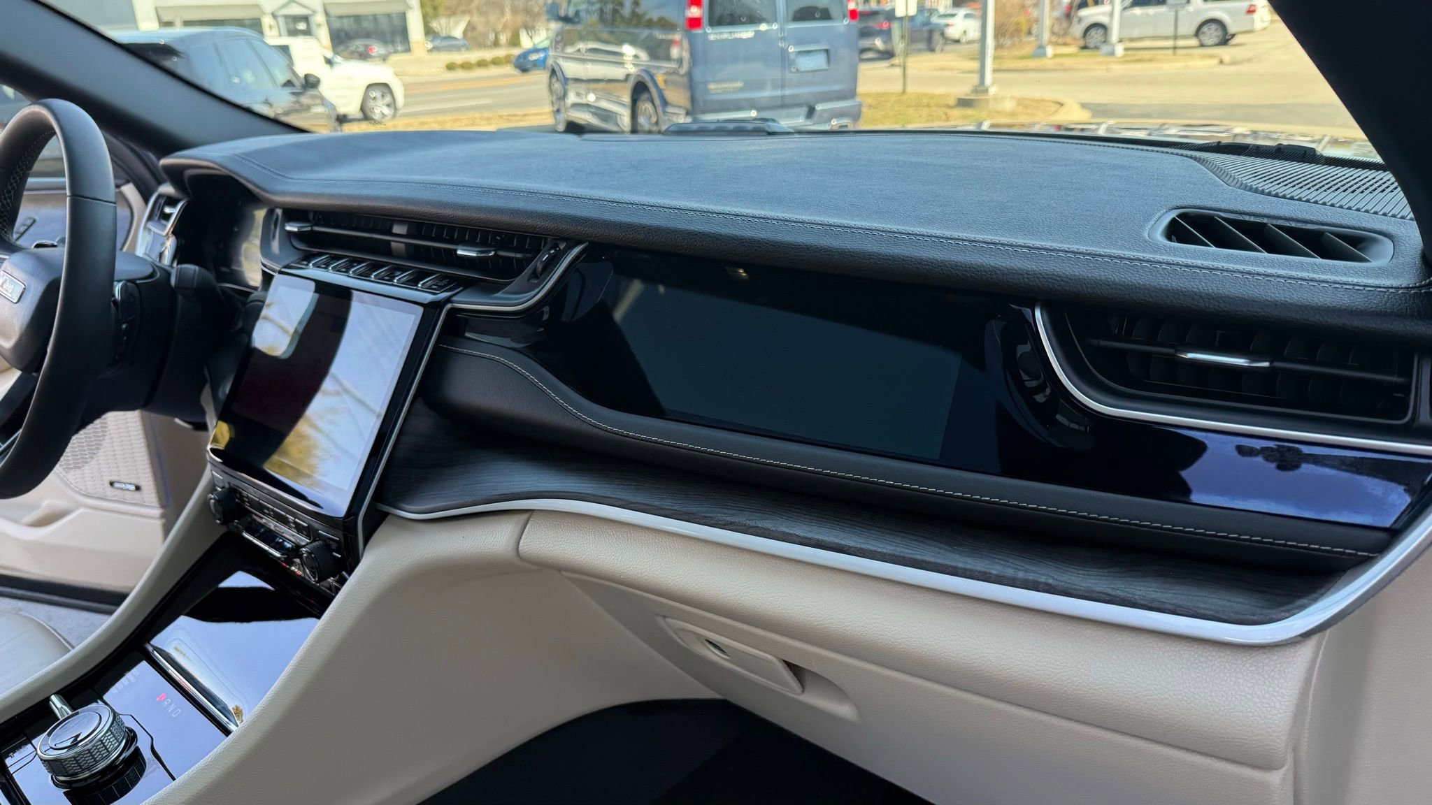 Used 2023 Jeep Grand Cherokee 4WD 4xe image 23