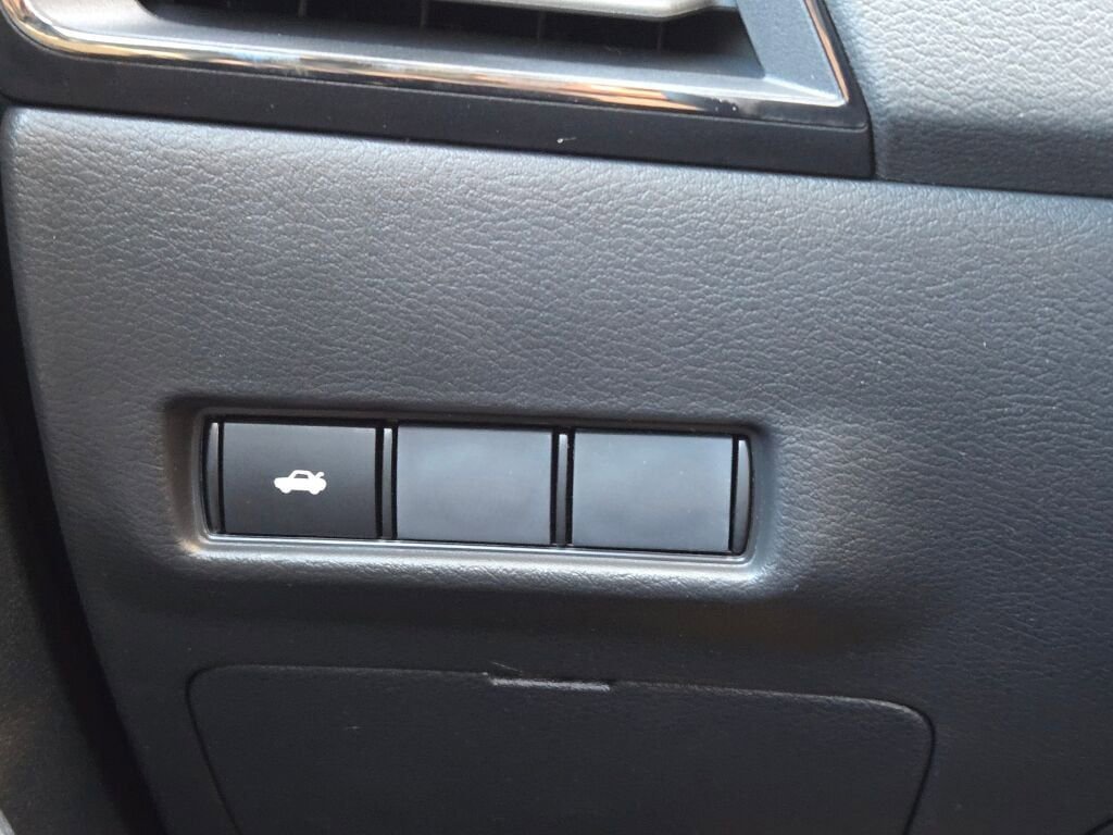 New 2026 Nissan Sentra SV w/ Floor Mat Package FWD image 21