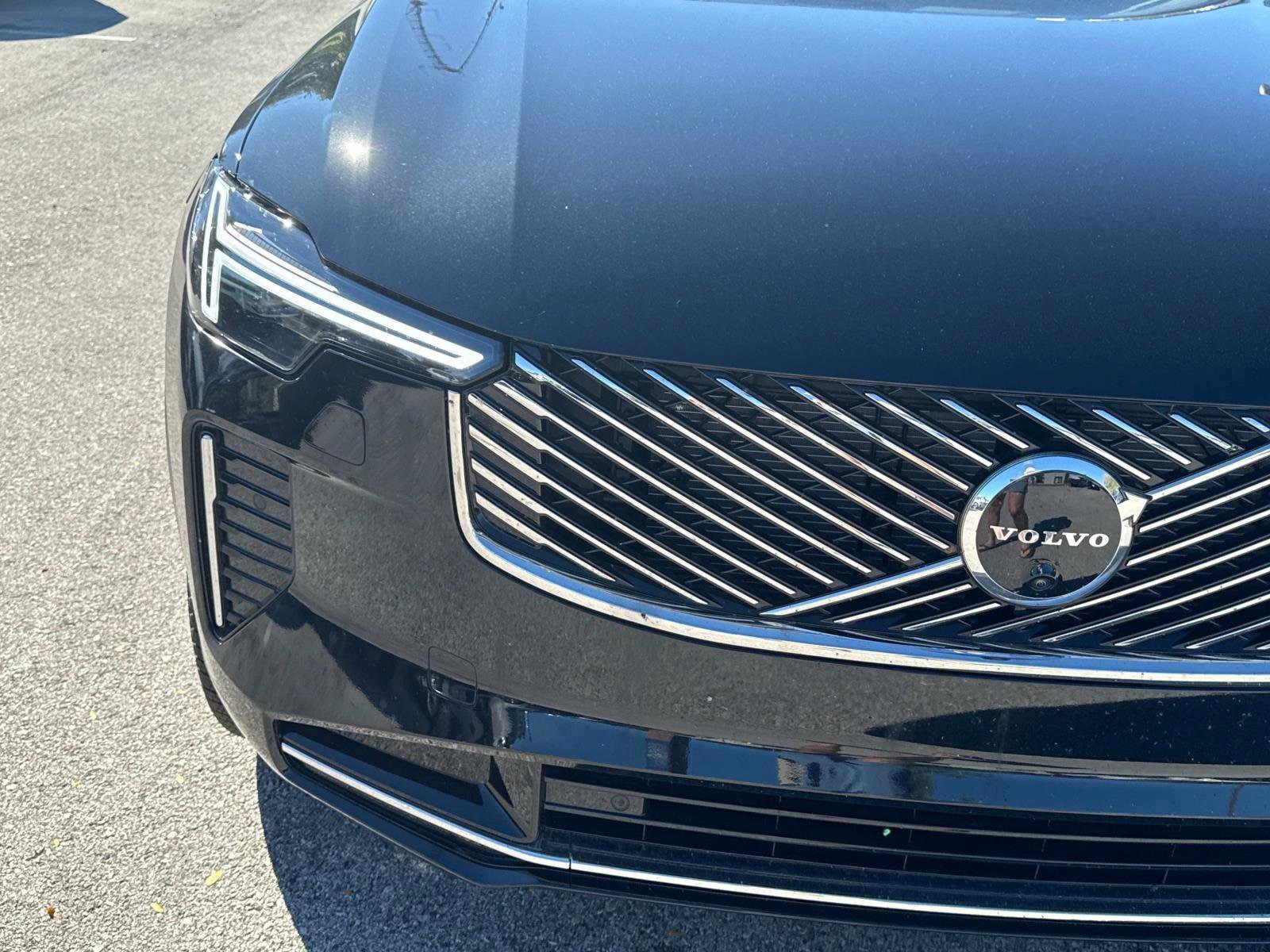 New 2026 Volvo XC90 B6 Plus w/ Protection Package AWD/4WD image 9
