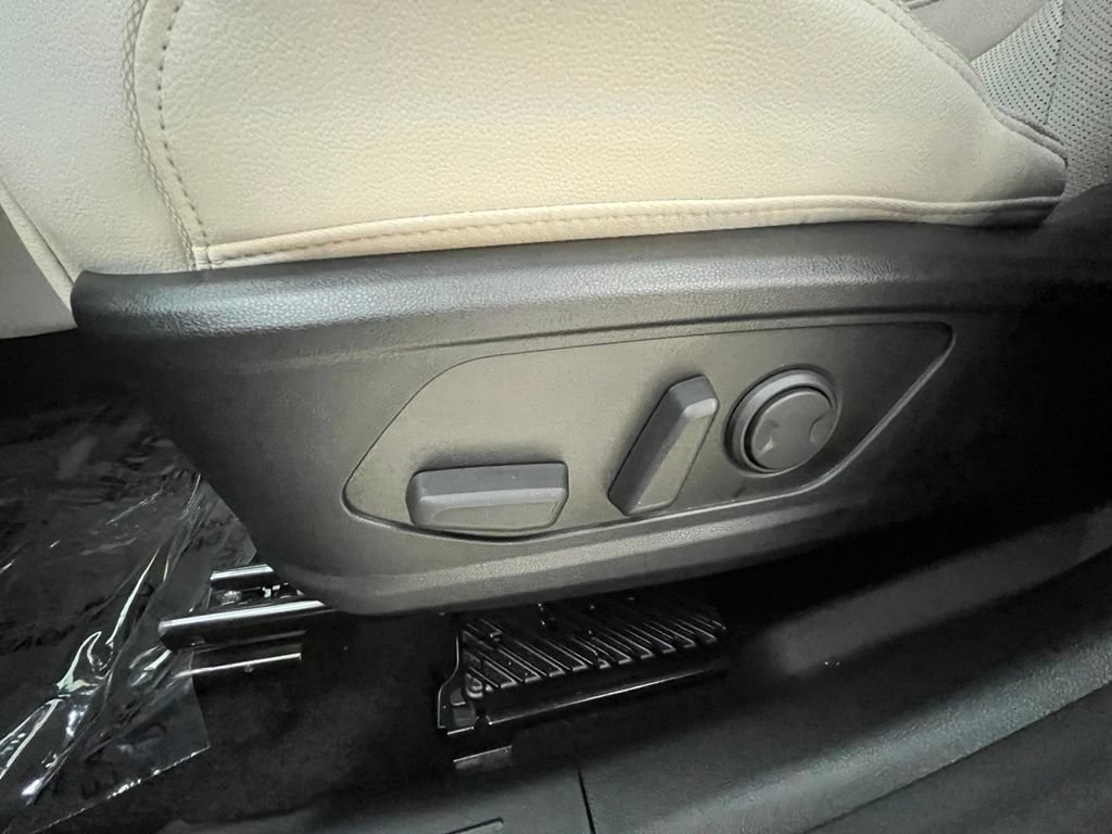 Used 2025 Hyundai Tucson Limited AWD/4WD image 49