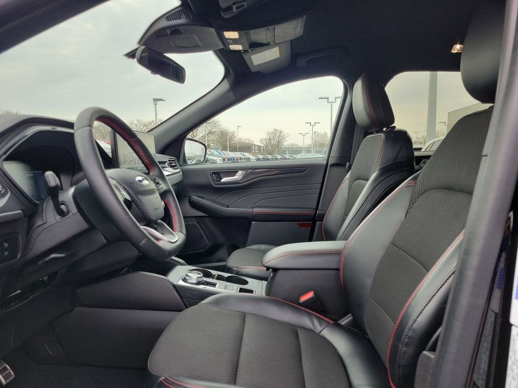 Certified 2023 Ford Escape ST-Line w/ Tech Pack #1 image 17